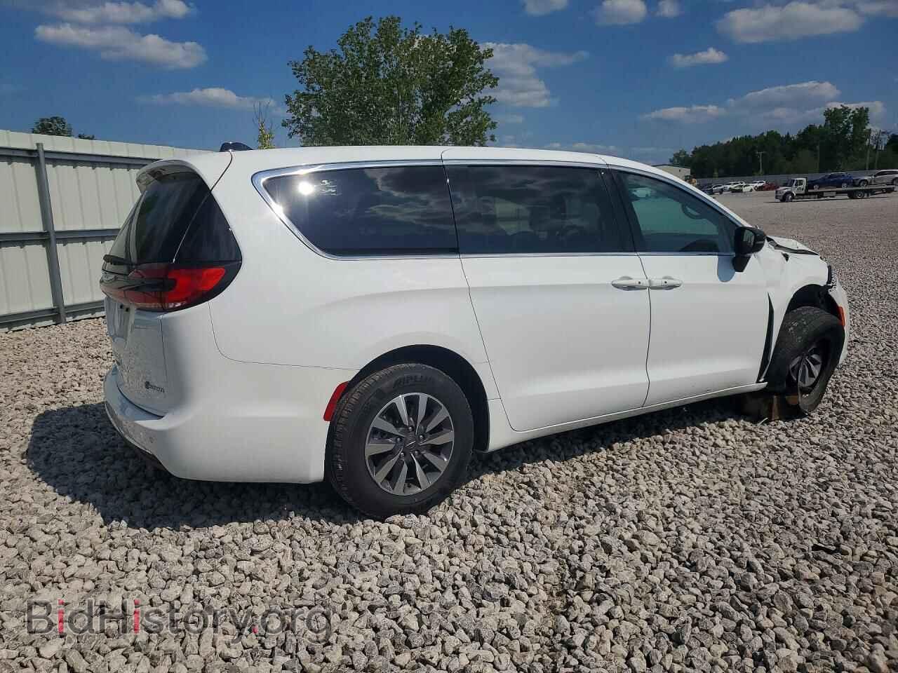 2024 CHRYSLER PACIFICA - VIN: 2C4RC1S76RR108902 - Photo 3