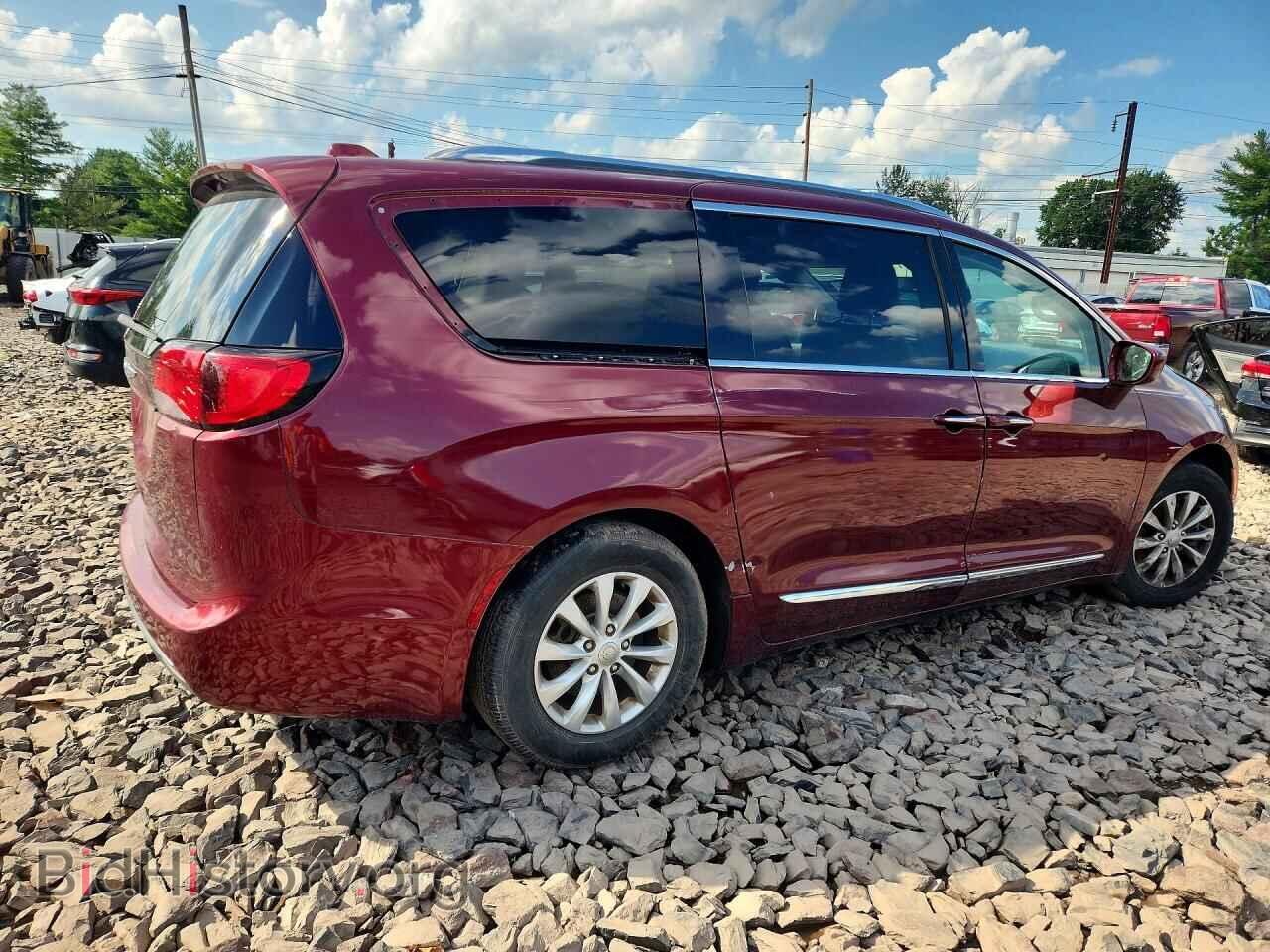 2018 CHRYSLER PACIFICA - VIN: 2C4RC1BG4JR294816 - Photo 3