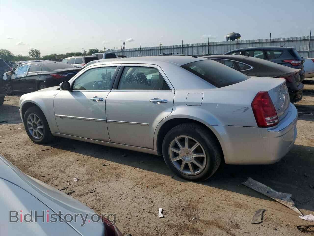 2010 CHRYSLER 300 - VIN: 2C3CK6CT9AH148035 - Фото 2
