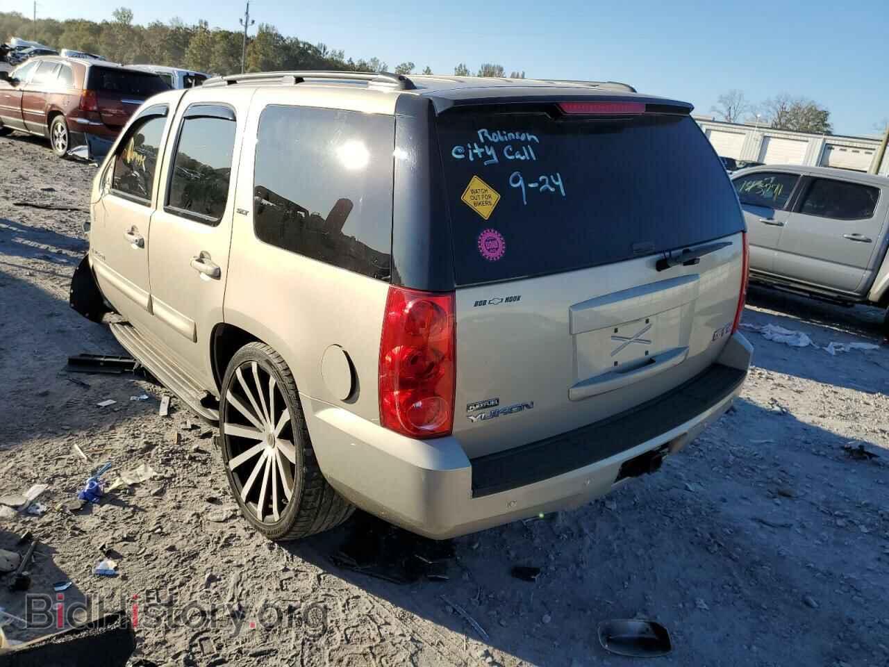 2008 GMC YUKON - VIN: 1GKFC13098R208733 - Фото 3