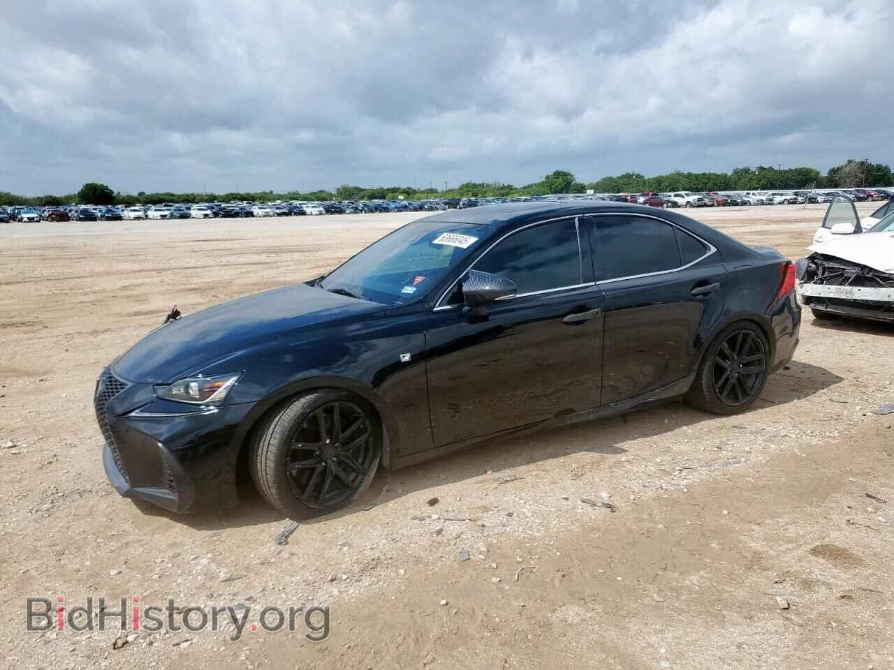 Photo JTHBA1D20J5067465 - LEXUS IS 2018