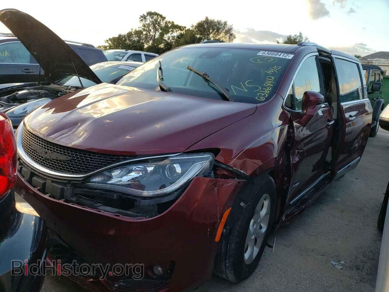 2017 CHRYSLER PACIFICA - VIN: 2C4RC1EGXHR851217 - Photo 2