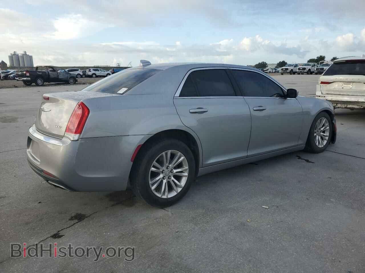 2018 CHRYSLER 300 - VIN: 2C3CCAAG7JH208979 - Фото 3