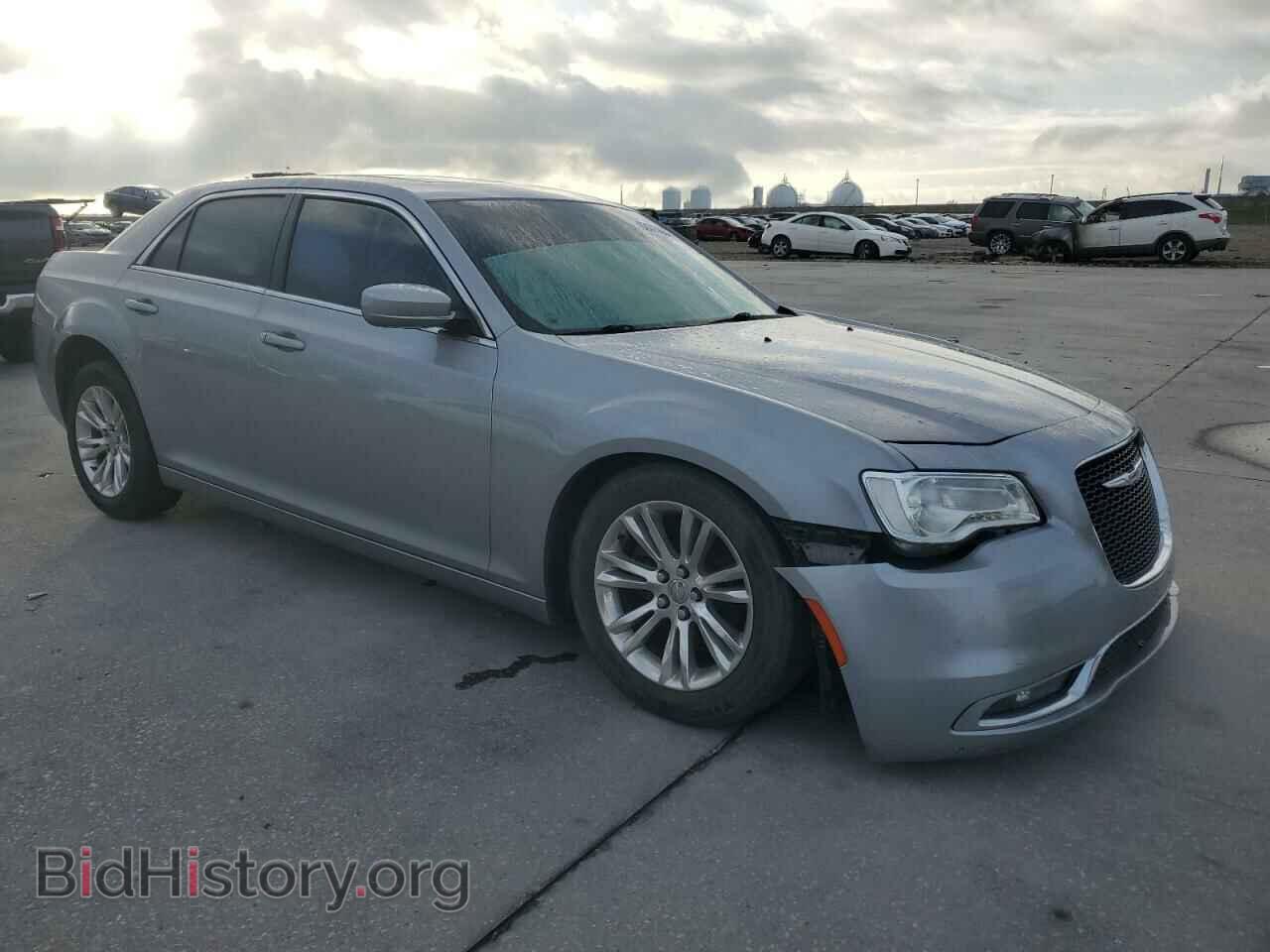 2018 CHRYSLER 300 - VIN: 2C3CCAAG7JH208979 - Фото 4