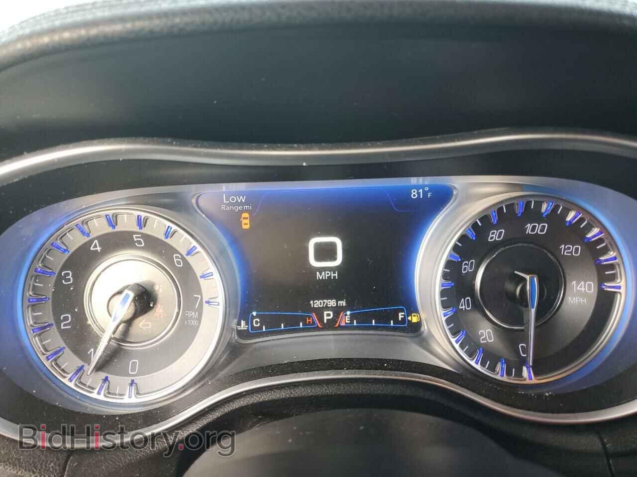2018 CHRYSLER 300 - VIN: 2C3CCAAG7JH208979 - Фото 9