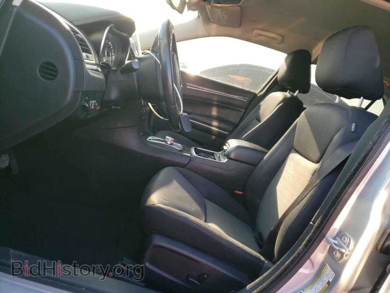 2019 CHRYSLER 300 - VIN: 2C3CCAAG7KH704463 - Фото 7