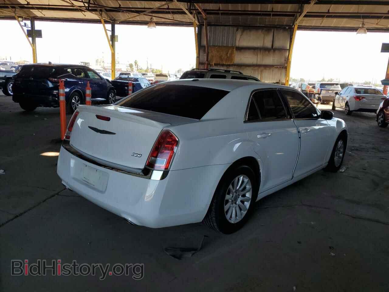2014 CHRYSLER 300 - VIN: 2C3CCAAG0EH178911 - Фото 4
