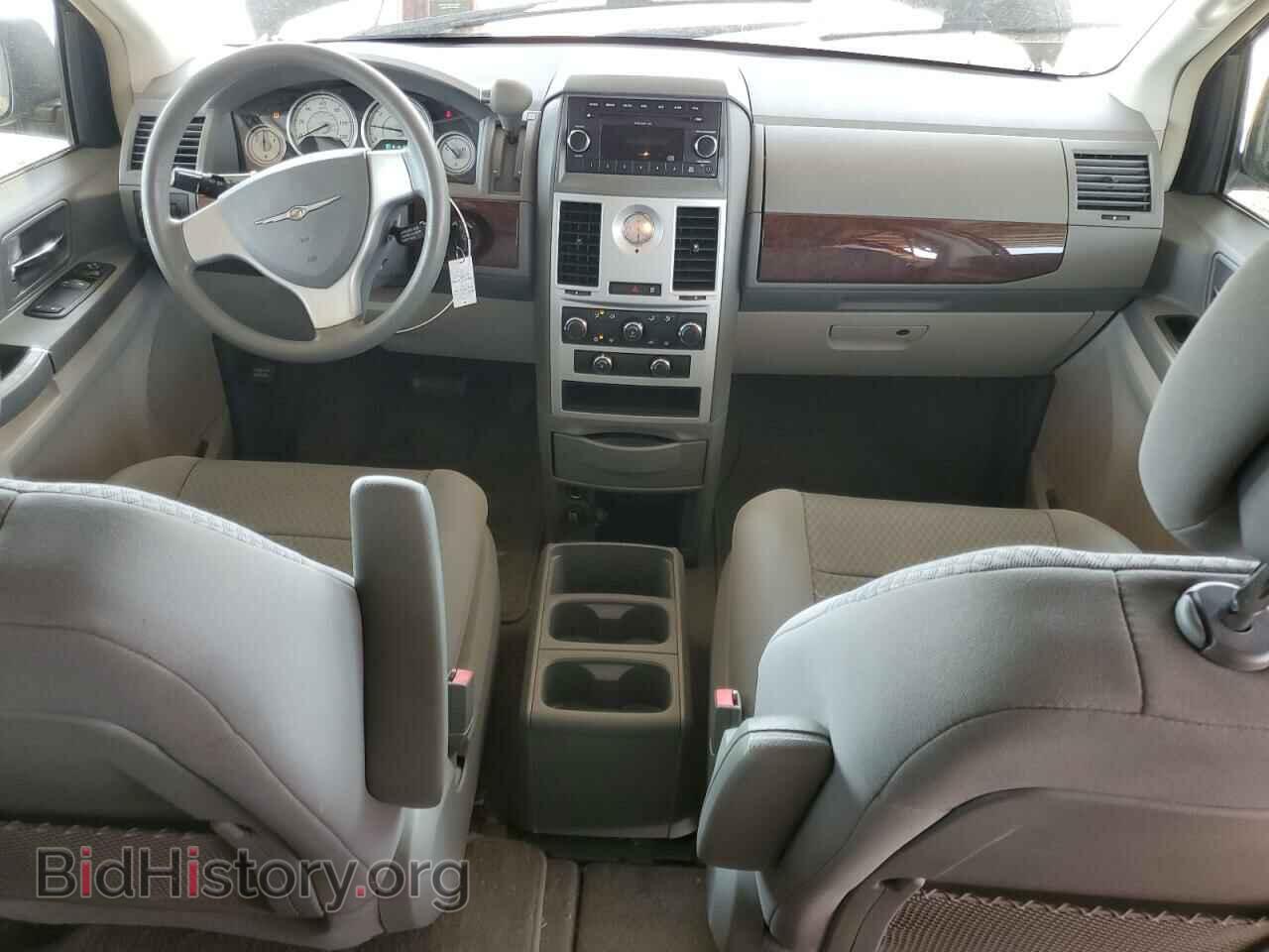 2010 CHRYSLER MINIVAN - VIN: 2A4RR2D10AR391440 - Photo 8