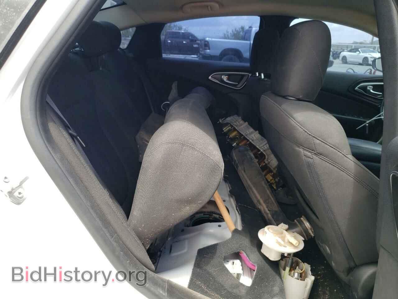 2016 CHRYSLER 200 - VIN: 1C3CCCAB0GN132019 - Фото 10