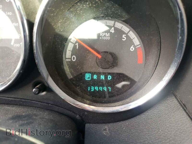 2011 Dodge CALIBER (VIN 1B3CB5HA3BD242098) — photo 8 of 10