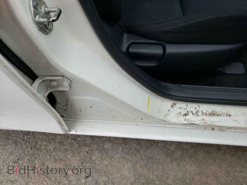 2011 Mazda 3 (VIN JM1BL1UG6B1437429) — photo 9 of 10