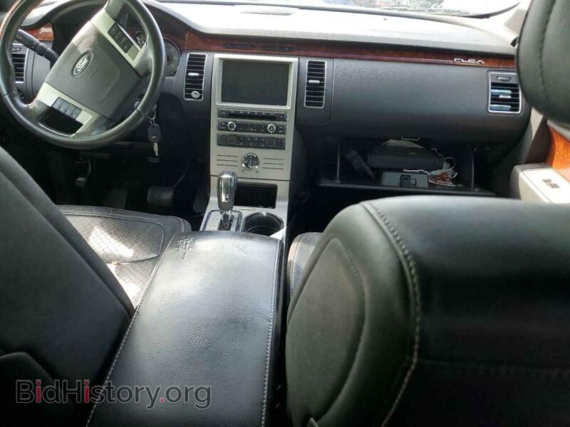 2011 Ford FLEX (VIN 2FMGK5DC7BBD3092) — фото 8 из 12