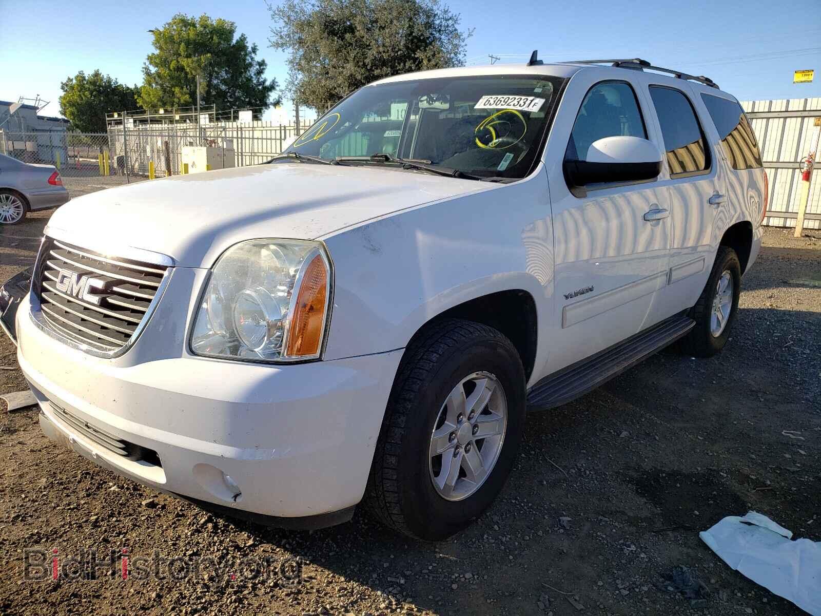 2012 GMC YUKON - VIN: 1GKS1CE07CR223916 - Фото 2