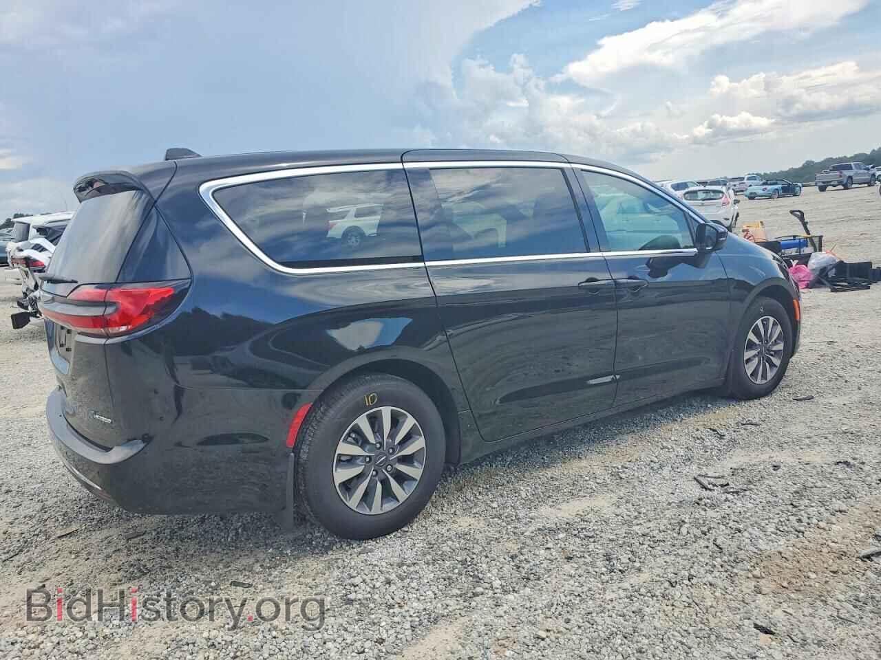 2025 CHRYSLER PACIFICA - VIN: 2C4RC1S73SR536092 - Photo 3
