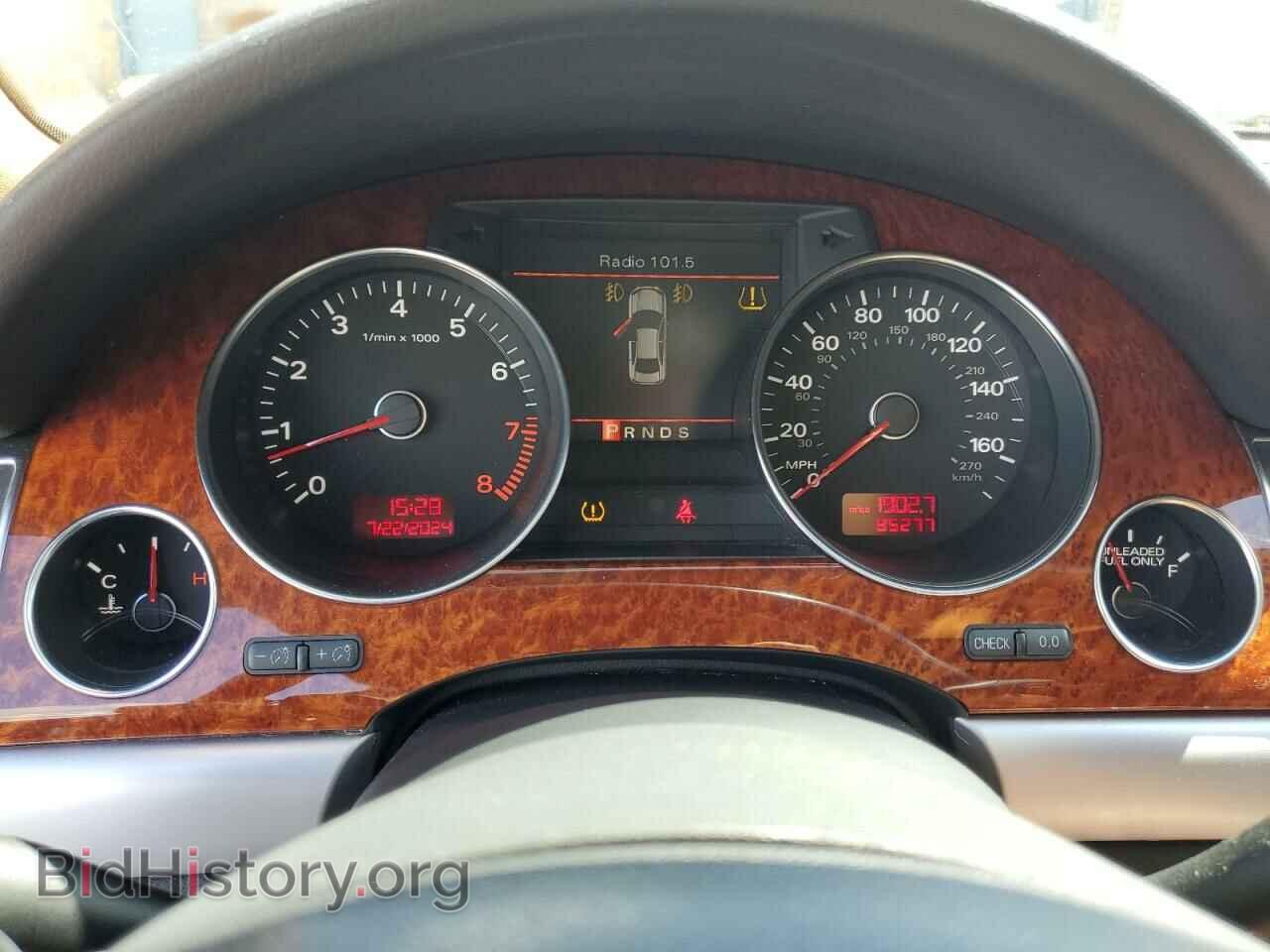 2010 AUDI A8 - VIN: WAURVAFAXAN009675 - Photo 9