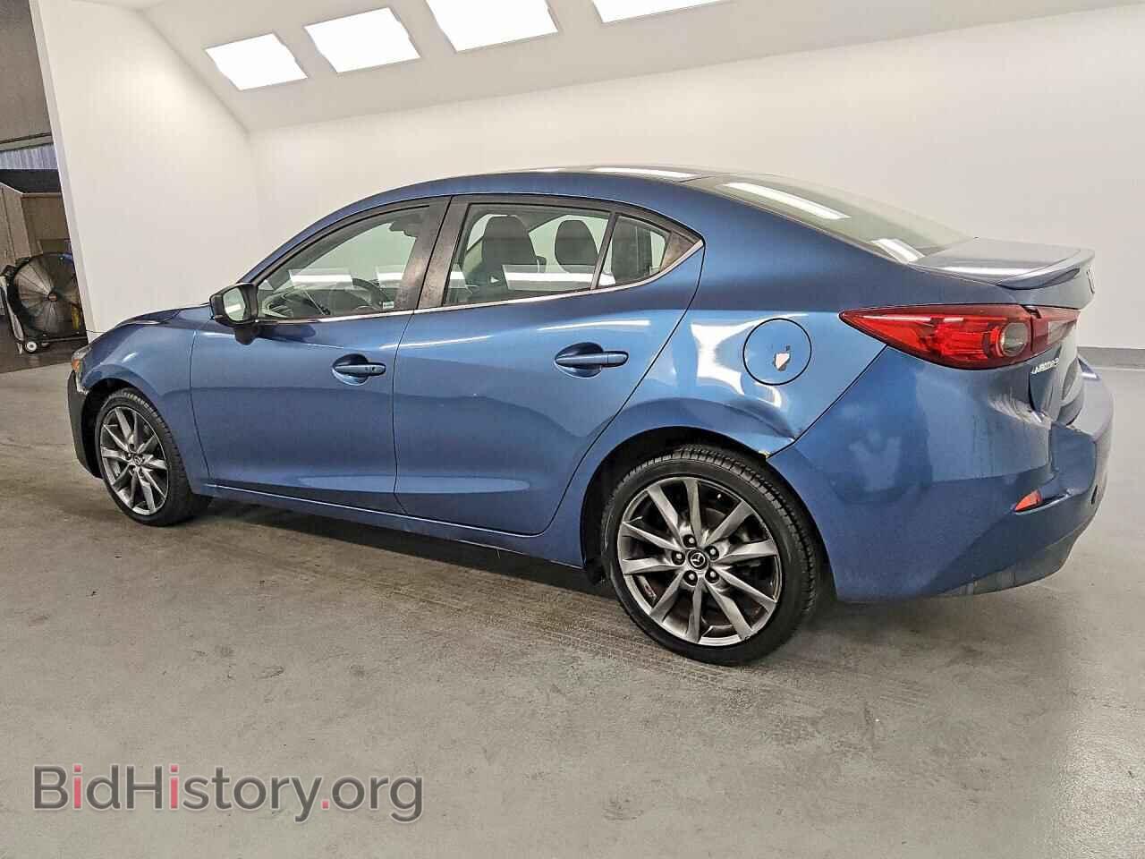 2018 MAZDA 3 - VIN: 3MZBN1V33JM257880 - Photo 2