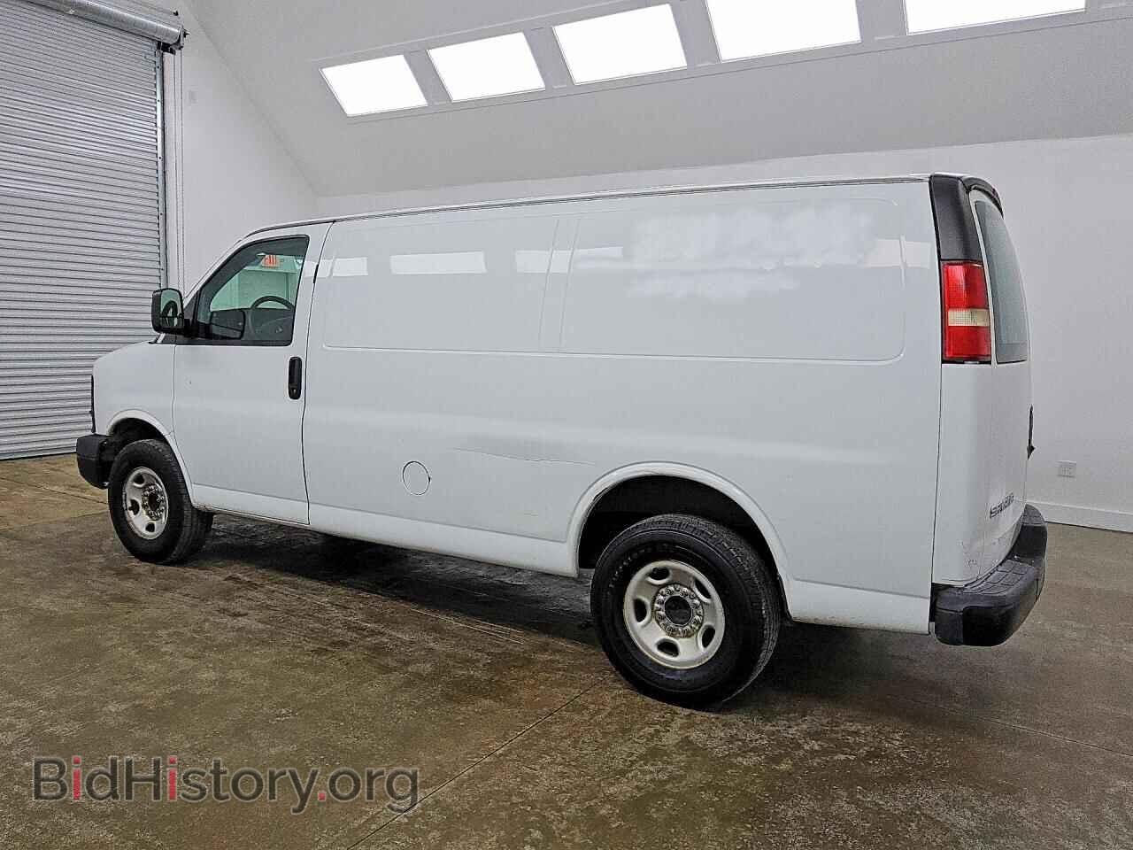 2015 GMC SAVANA - VIN: 1GTW7FCF1F1267871 - Photo 2