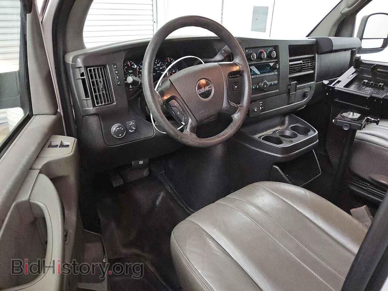 2015 GMC SAVANA - VIN: 1GTW7FCF1F1267871 - Photo 8