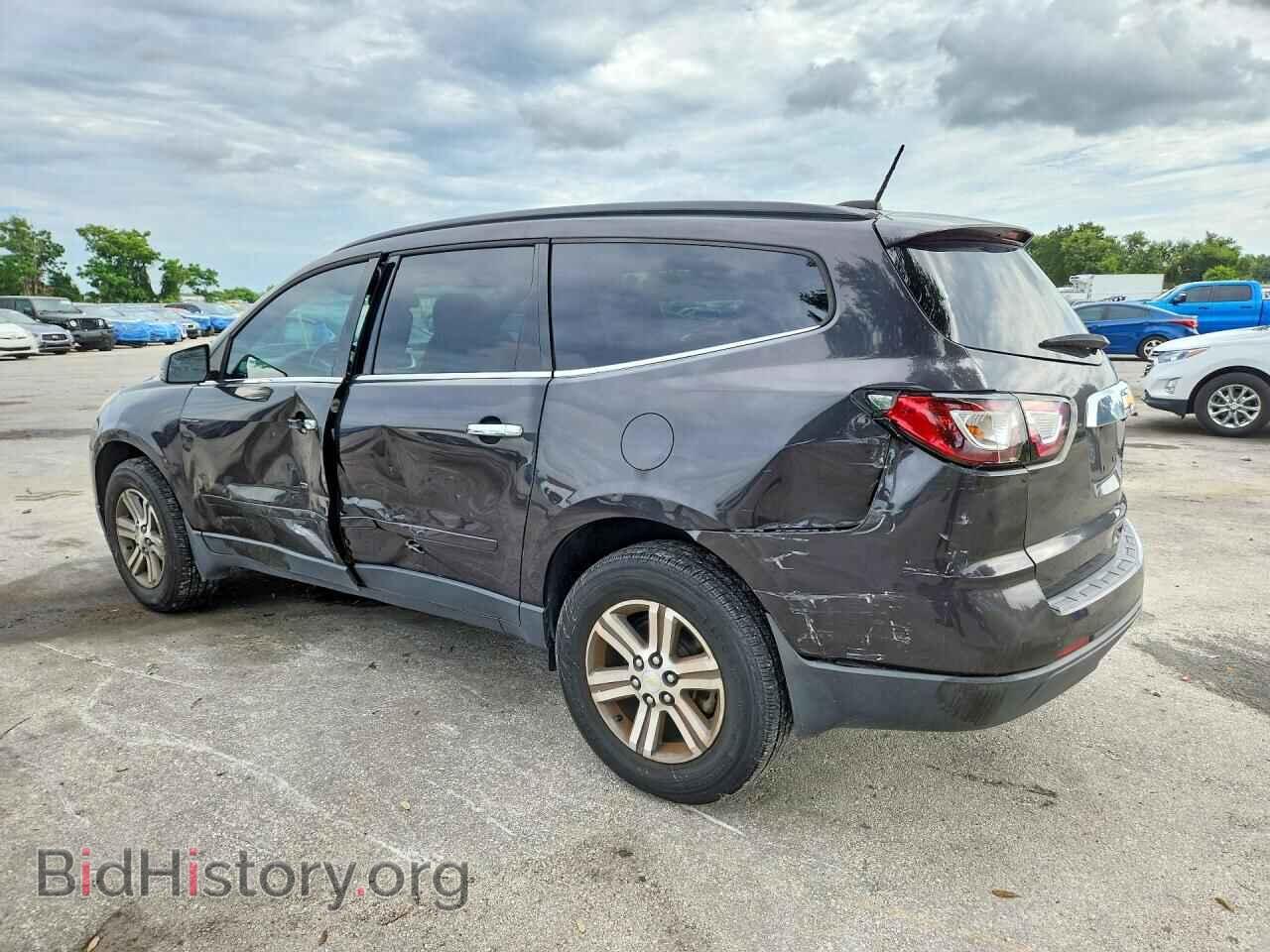 2016 CHEVROLET TRAVERSE - VIN: 1GNKRHKDXGJ124477 - Фото 2