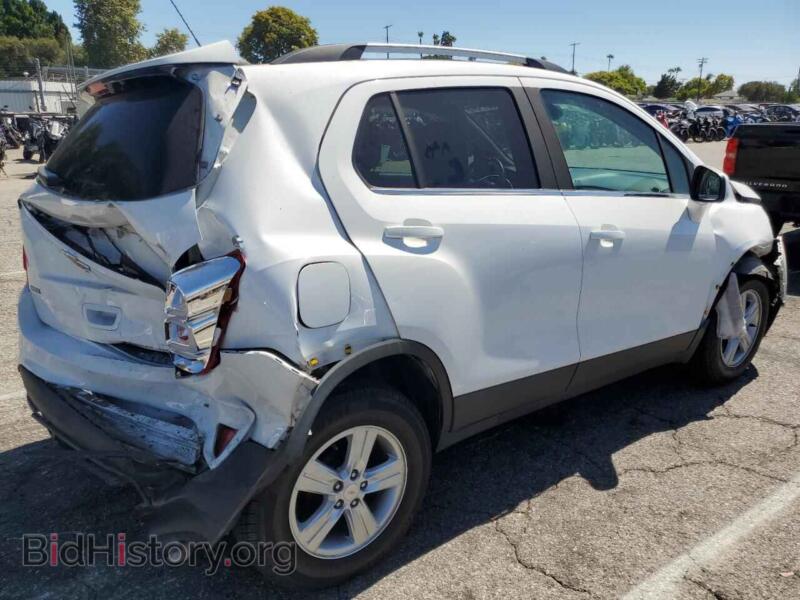 2020 Chevrolet TRAX (VIN KL7CJLSB0LB314344) — photo 3 of 13