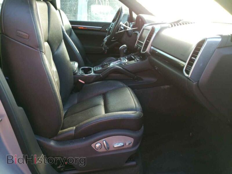 2016 Porsche CAYENNE (VIN WP1AF2A2XGKA43949) — photo 5 of 10