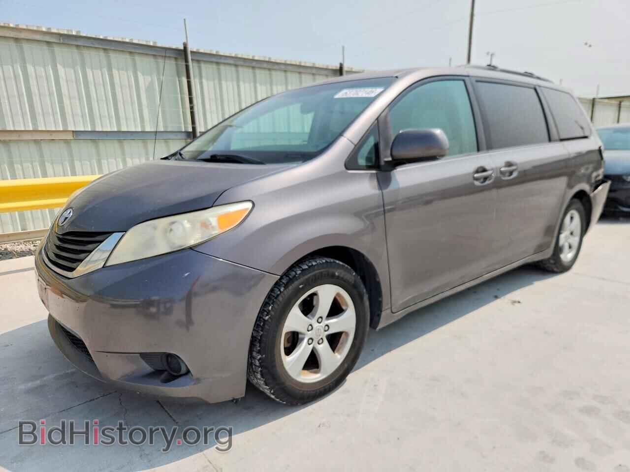 Фотография 5TDKK3DC6BS125304 - TOYOTA SIENNA 2011