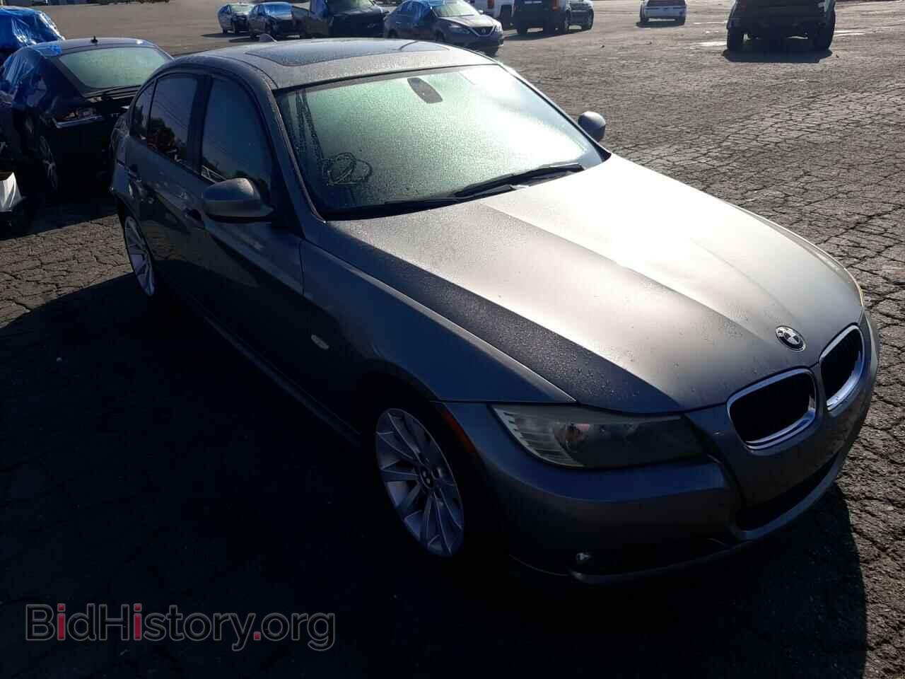 Фотография WBAPH5G55BNM71795 - BMW 3 SERIES 2011