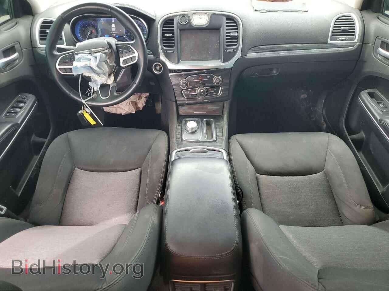 2018 CHRYSLER 300 - VIN: 2C3CCAAG8JH275218 - Фото 8