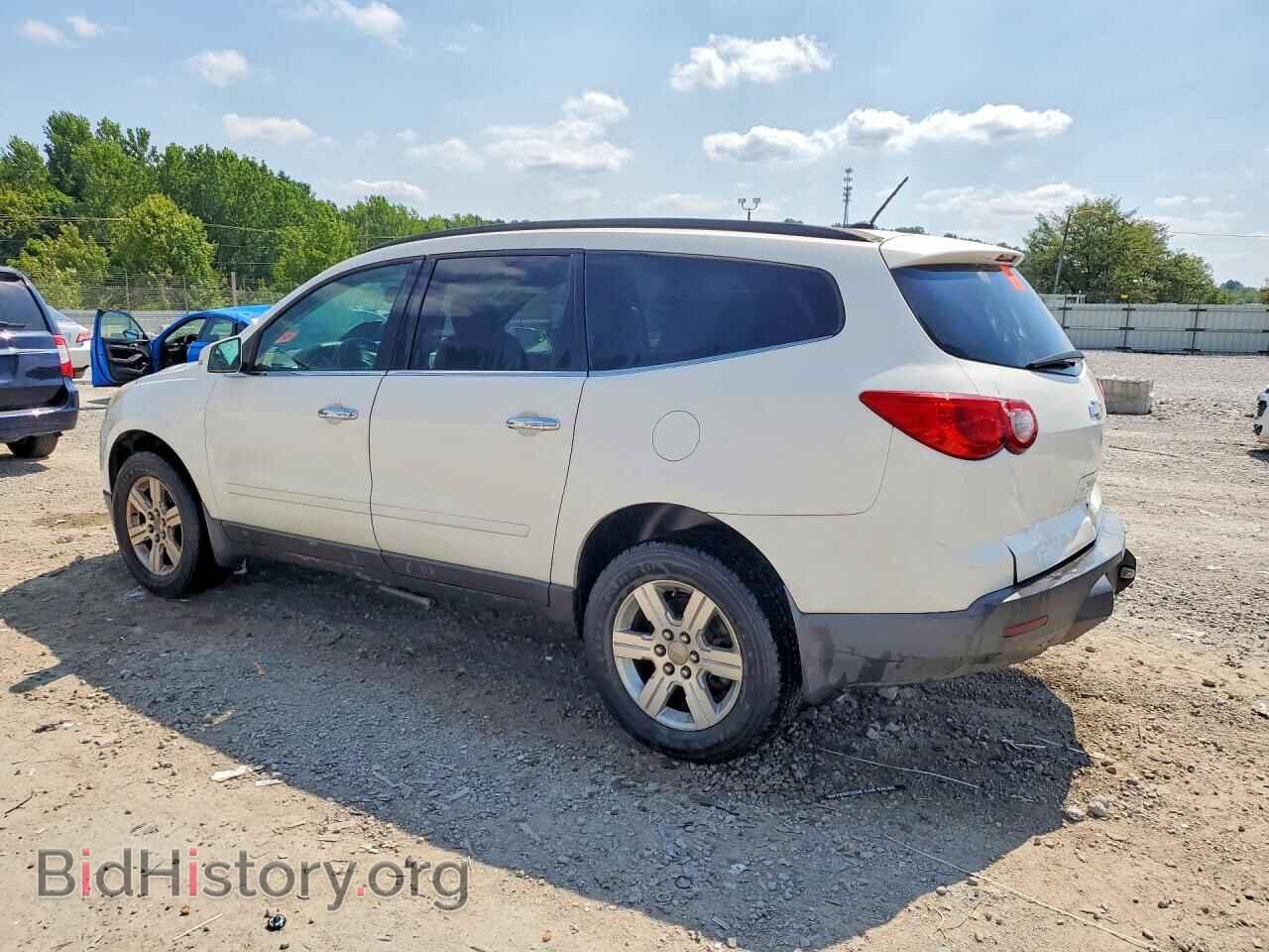 2012 CHEVROLET TRAVERSE - VIN: 1GNKRGEDXCJ201820 - Фото 2