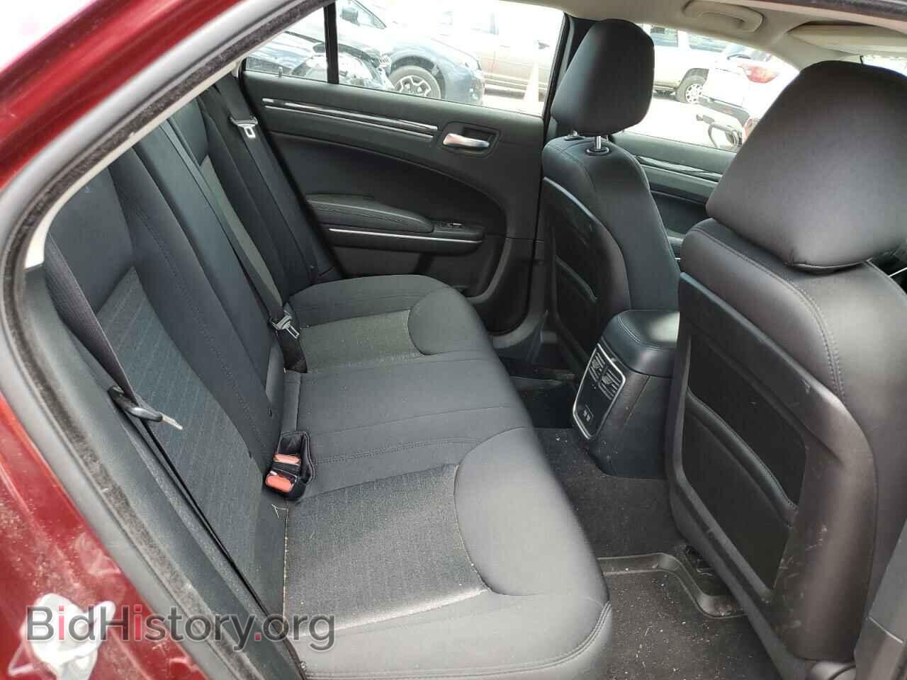 2019 CHRYSLER 300 - VIN: 2C3CCARG7KH605047 - Фото 10