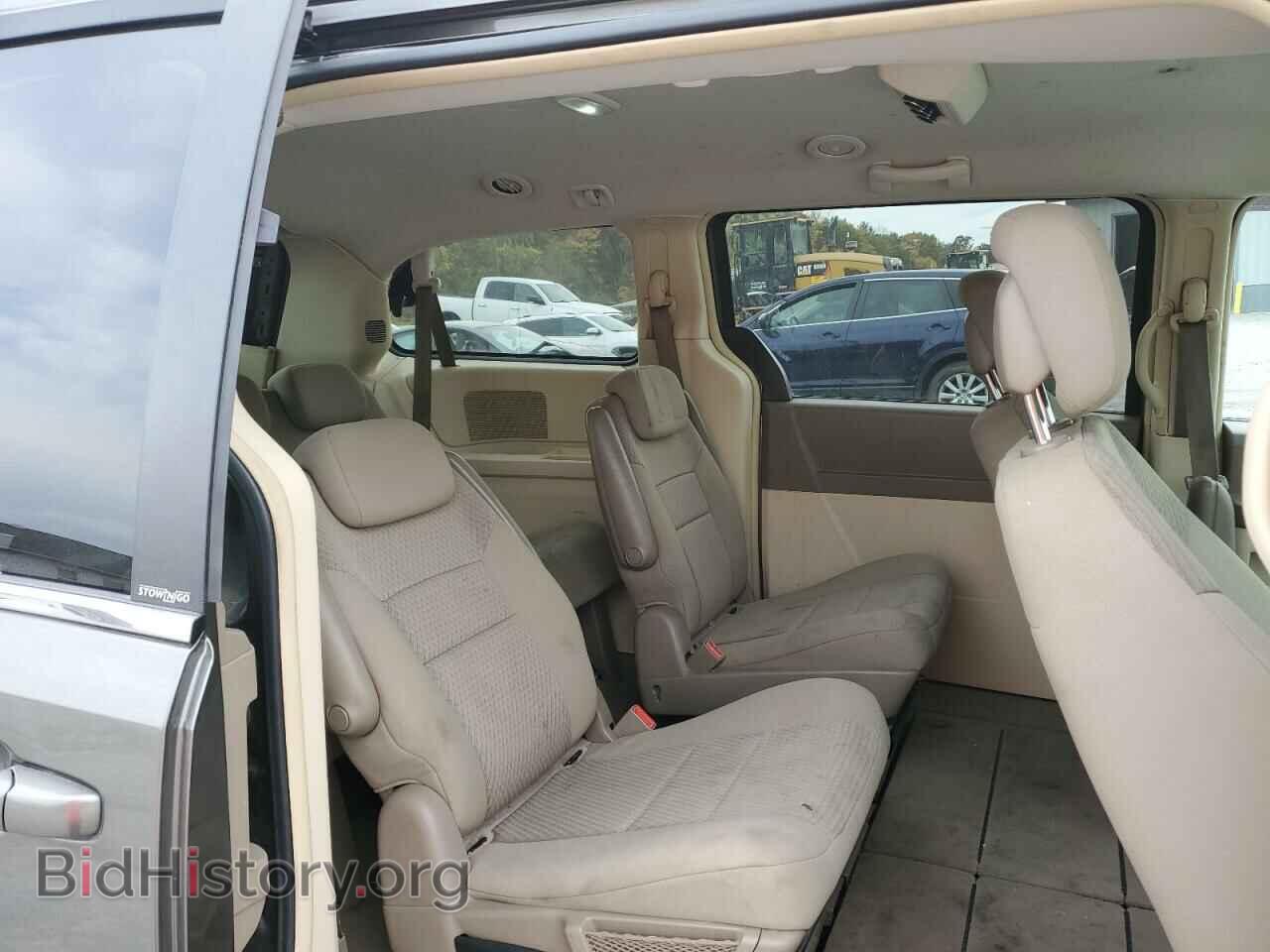 2010 CHRYSLER MINIVAN - VIN: 2A4RR2D10AR386223 - Фото 6