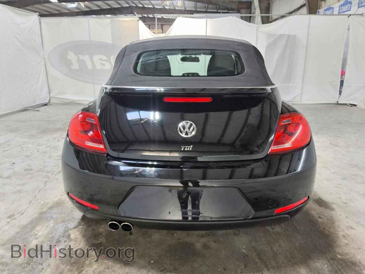 2013 VOLKSWAGEN BEETLE - VIN: 3VW5L7AT7DM825838 - Фото 6