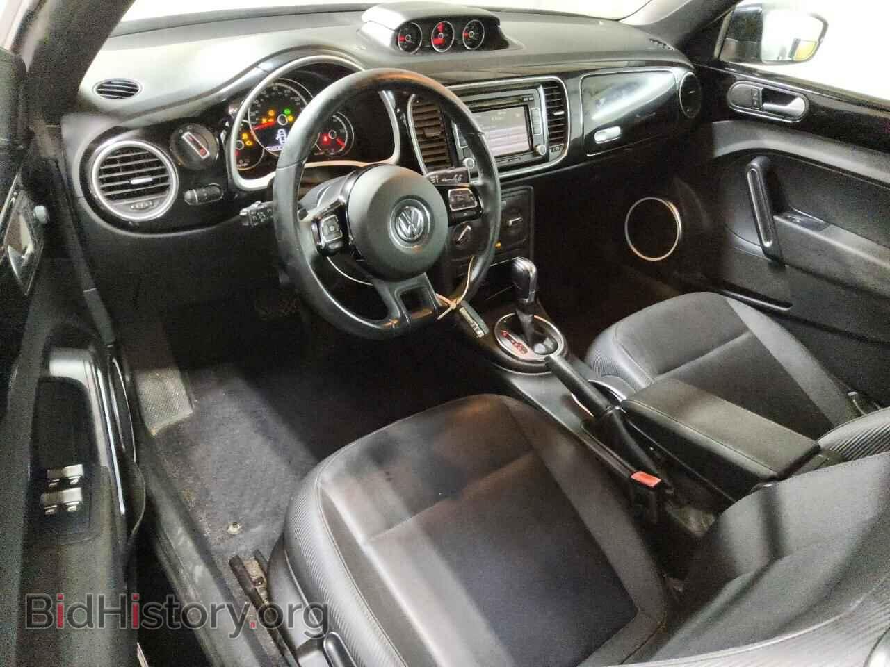 2013 VOLKSWAGEN BEETLE - VIN: 3VW5L7AT7DM825838 - Фото 8