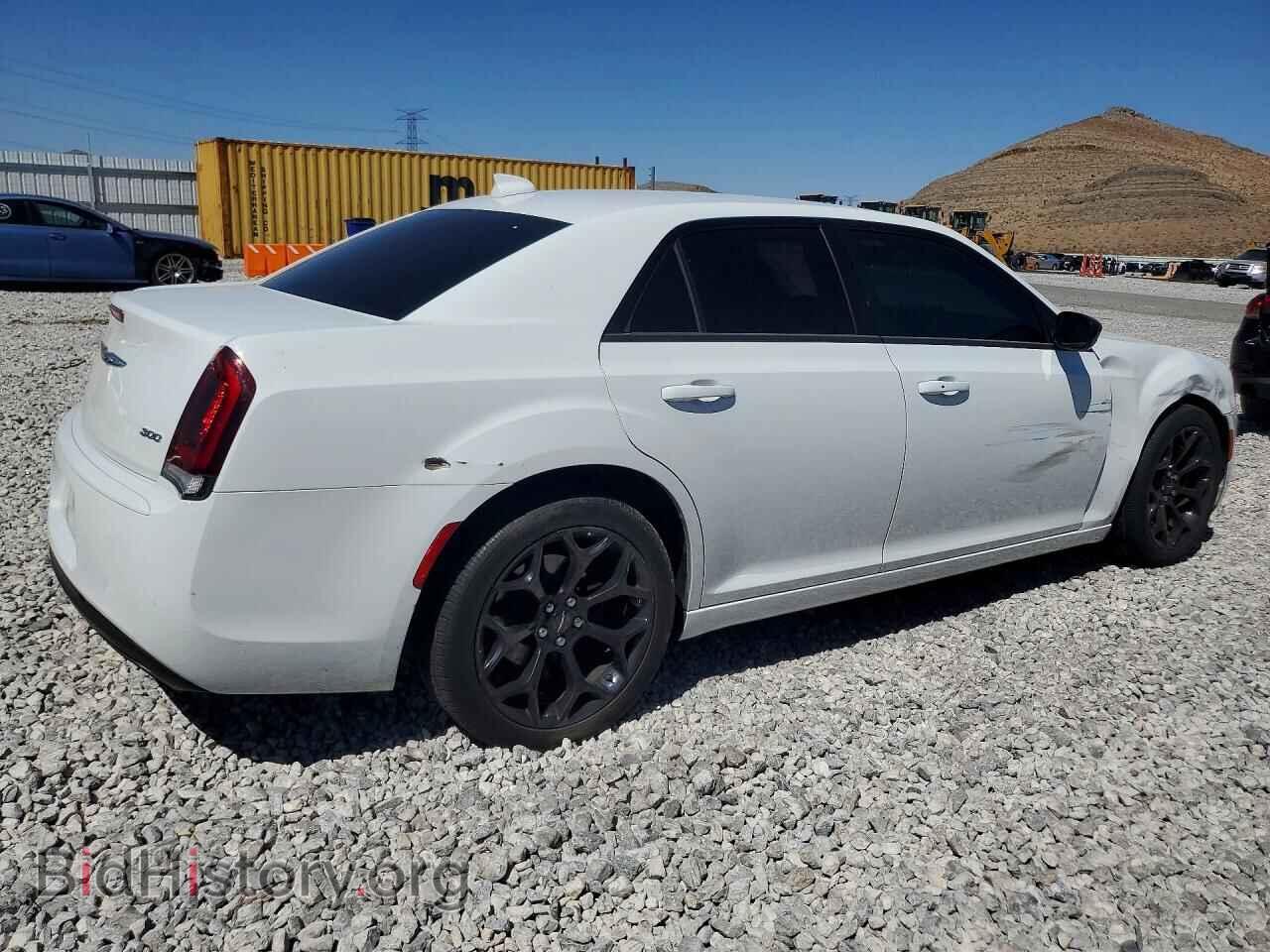 2019 CHRYSLER 300 - VIN: 2C3CCAAG6KH590777 - Фото 3