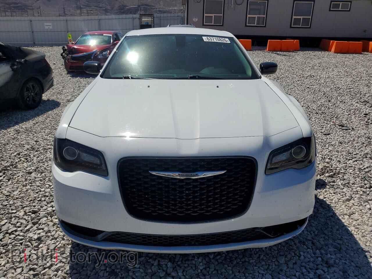 2019 CHRYSLER 300 - VIN: 2C3CCAAG6KH590777 - Фото 5
