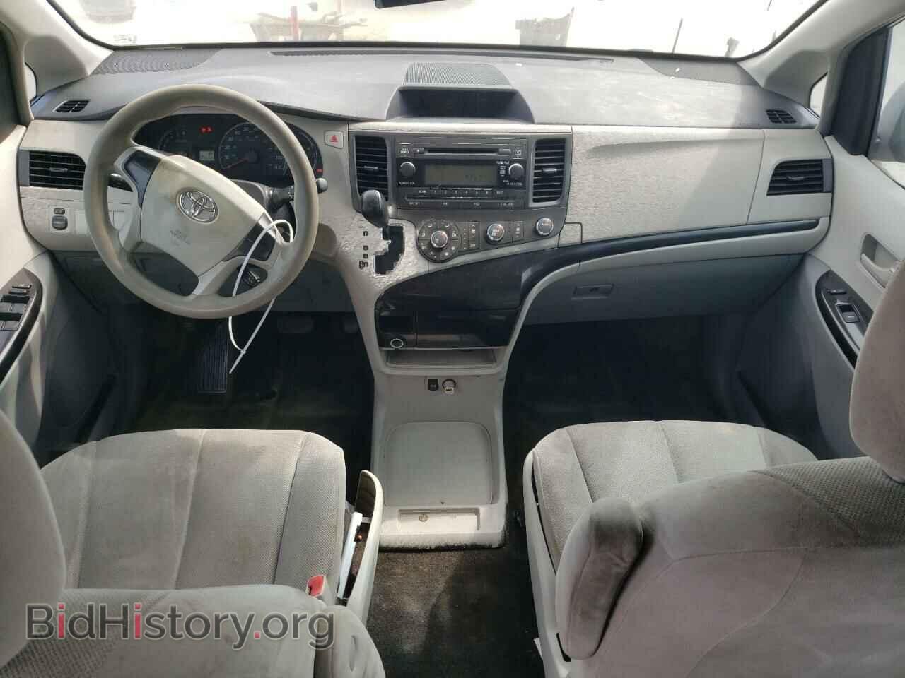 2011 TOYOTA All Models - VIN: 5TDZK3DC8BS174762 - Фото 8