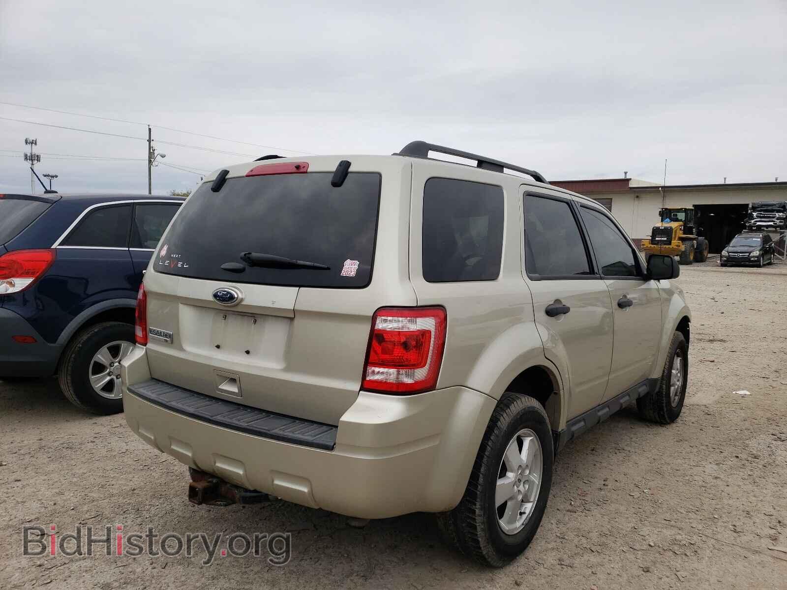 2011 FORD ESCAPE - VIN: 1FMCU0D77BKC49942 - Фото 4