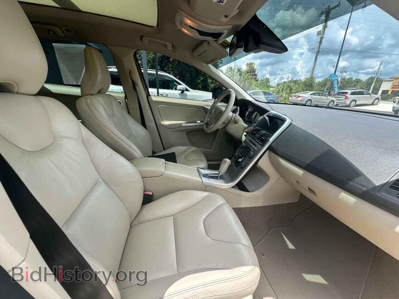 2011 VOLVO XC60 - VIN: YV4902DZ3B2184799 - Фото 5