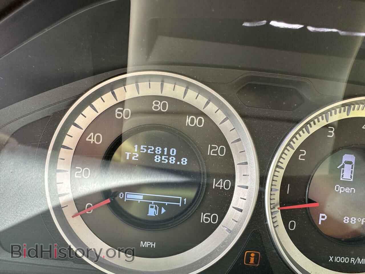 2011 VOLVO XC60 - VIN: YV4902DZ3B2184799 - Фото 8
