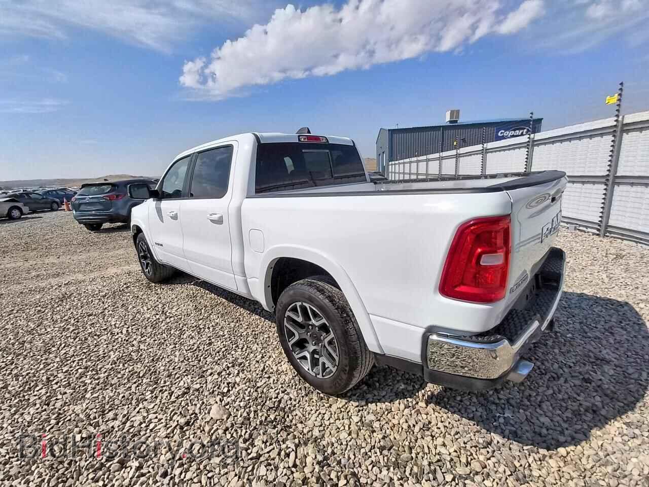 2025 RAM 1500 - VIN: 1C6SRFJP1SN603131 - Фото 2