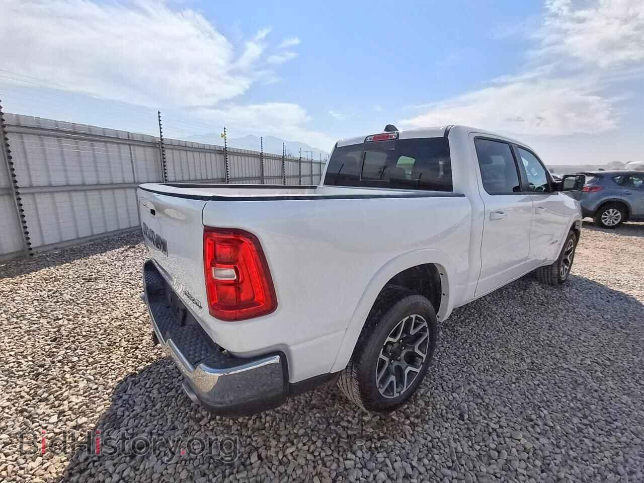 2025 RAM 1500 - VIN: 1C6SRFJP1SN603131 - Фото 3