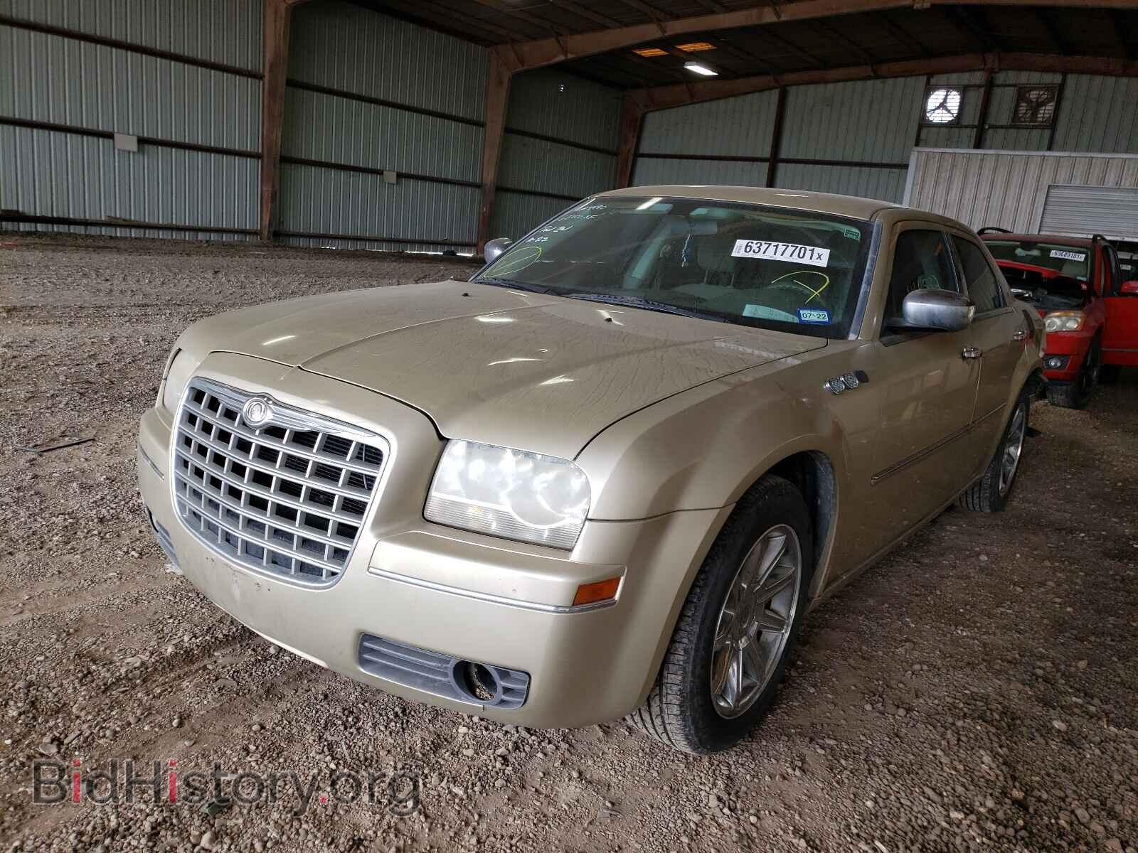 2010 CHRYSLER 300 - VIN: 2C3CA4CD4AH211302 - Фото 2