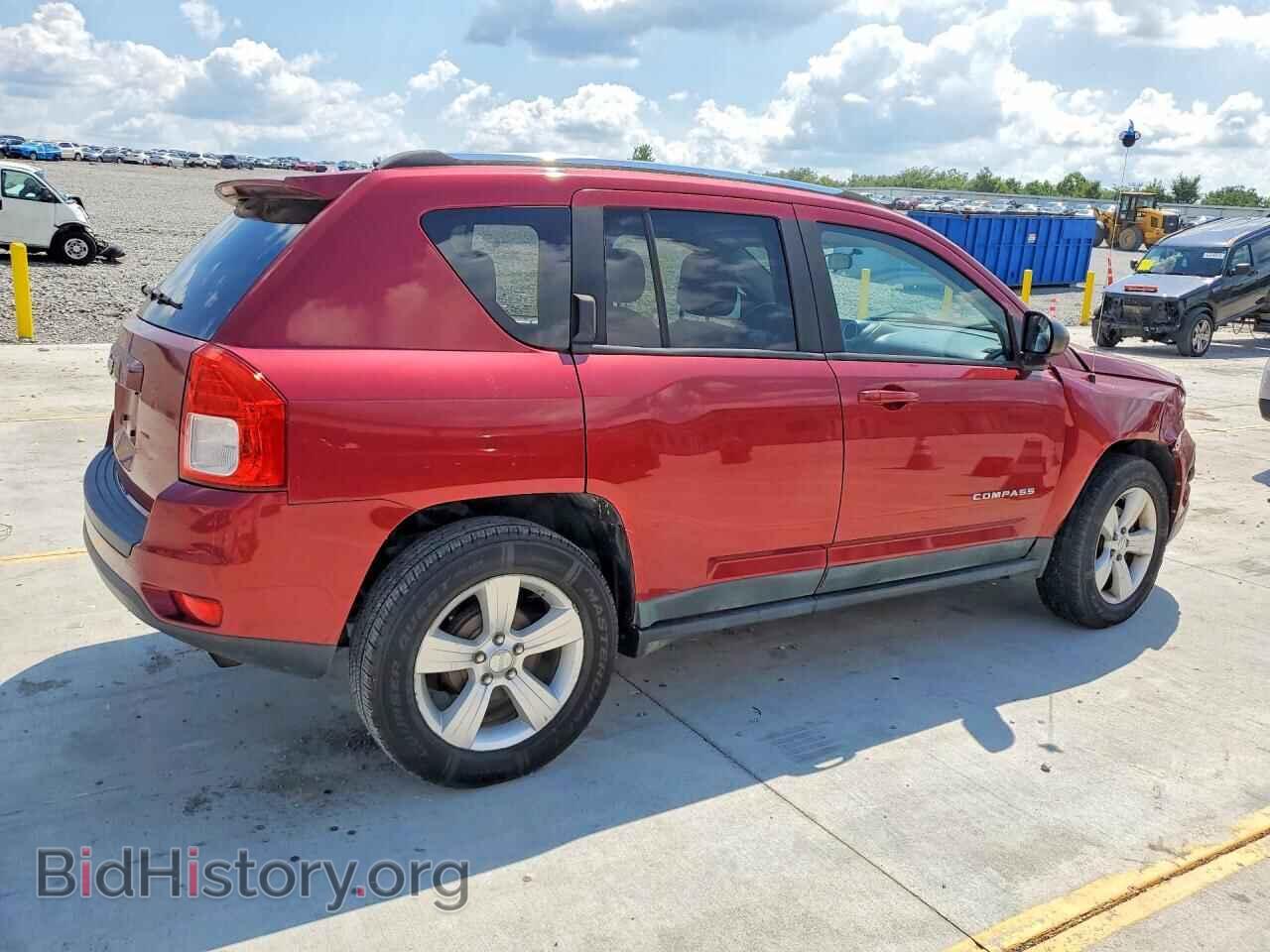 2011 JEEP COMPASS - VIN: 1J4NT1FAXBD216804 - Фото 3