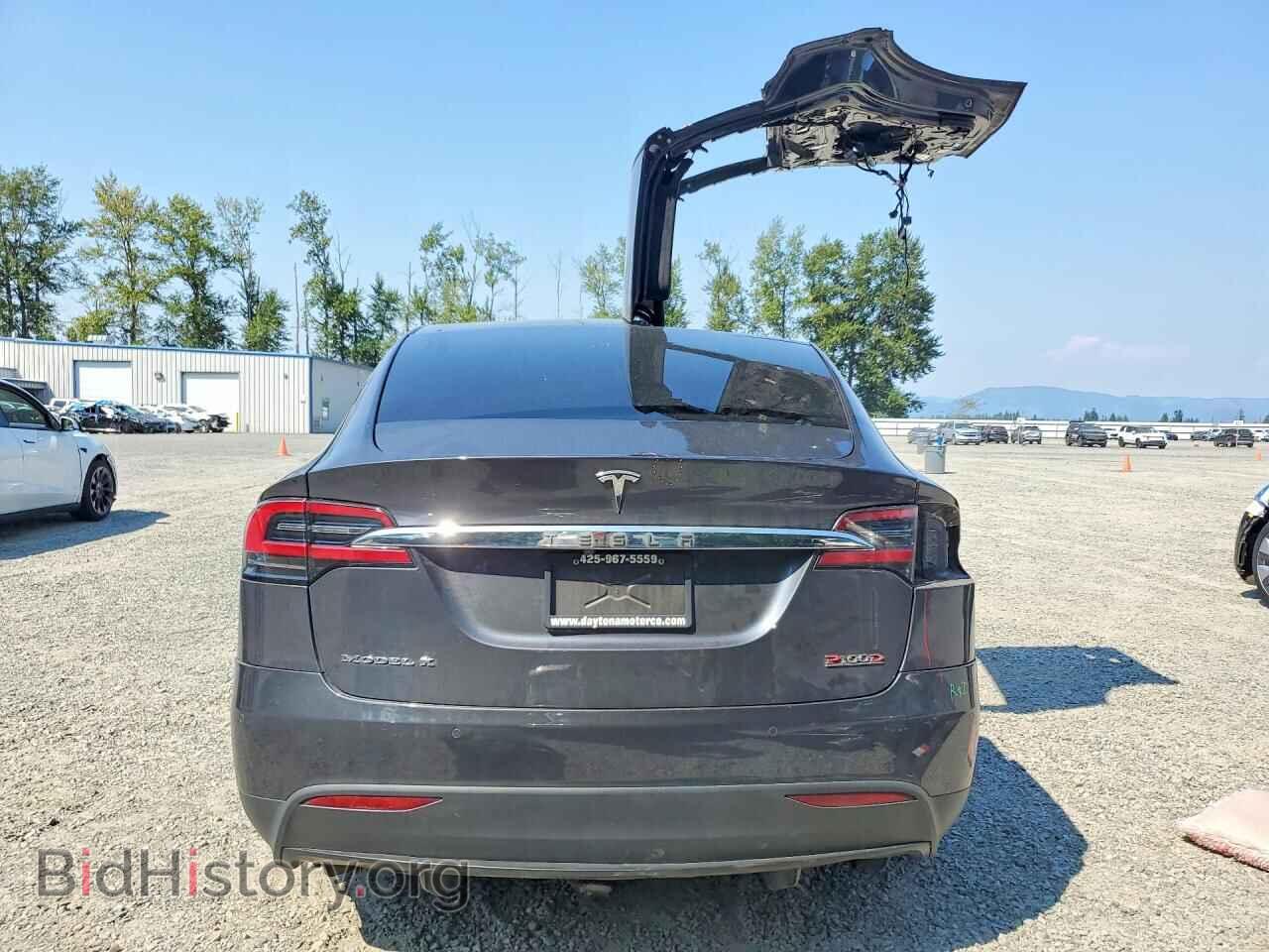 2017 Tesla MODEL X (VIN 5YJXCAE42HF041573) — photo 6 of 14