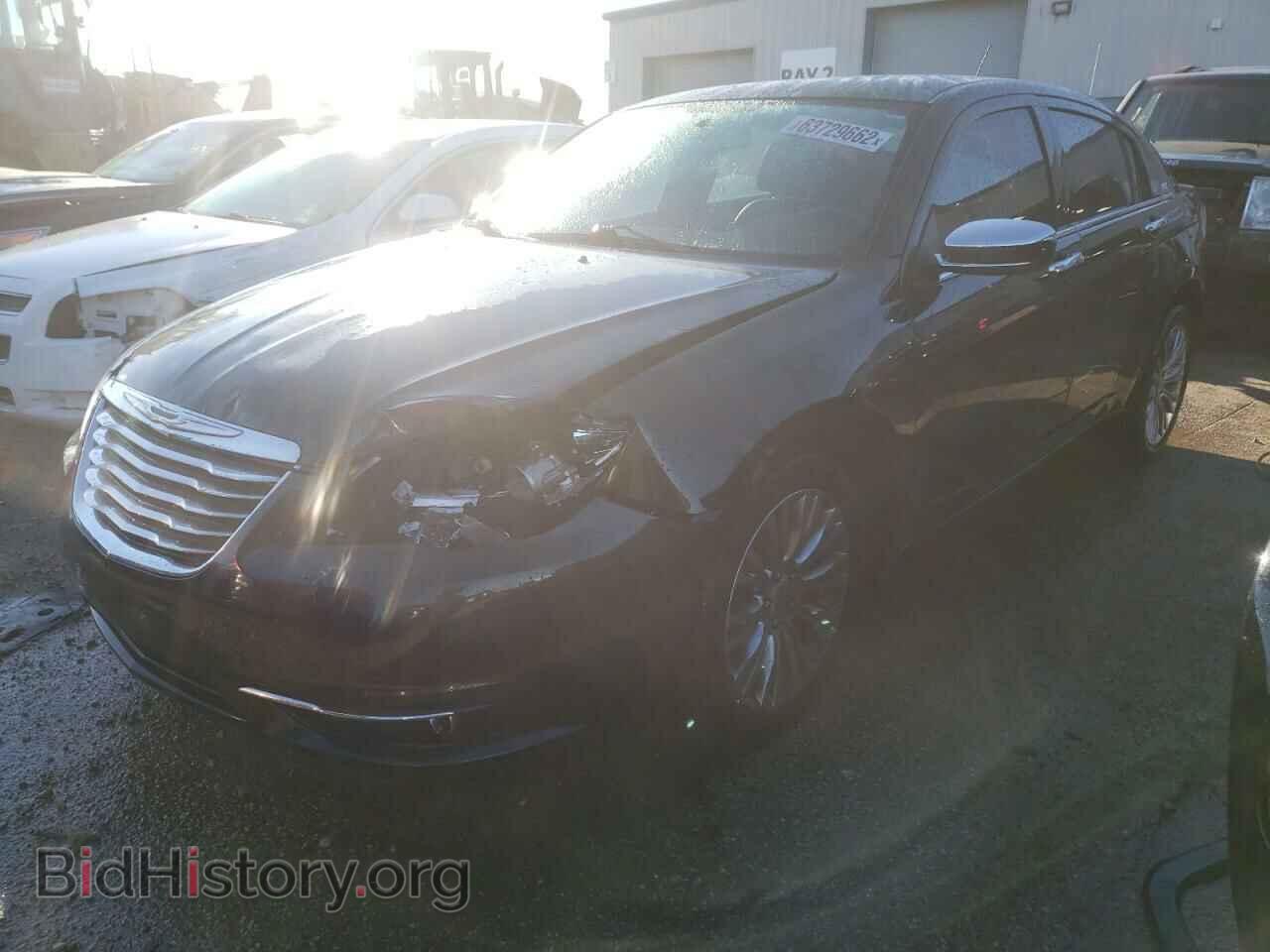 2011 CHRYSLER 200 - VIN: 1C3BC2FG7BN517824 - Фото 2