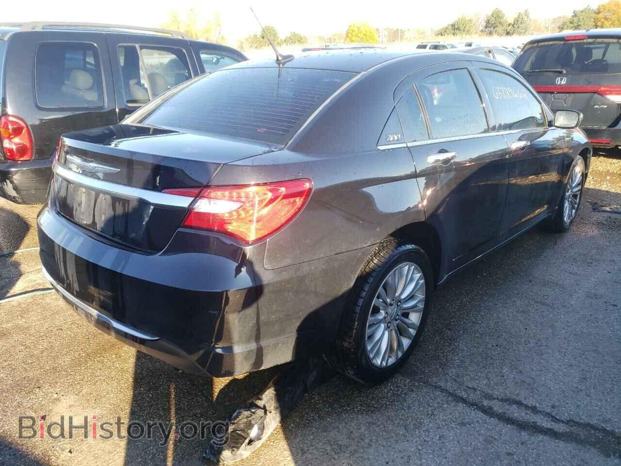 2011 CHRYSLER 200 - VIN: 1C3BC2FG7BN517824 - Фото 4