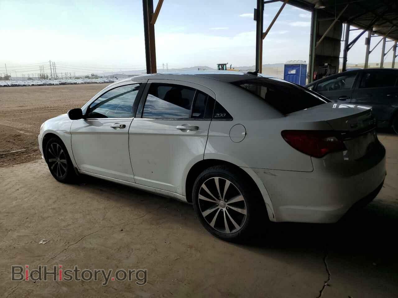2013 CHRYSLER 200 - VIN: 1C3CCBCG9DN524124 - Фото 2