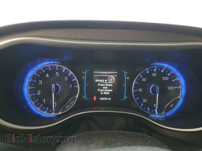 2017 Chrysler PACIFICA (VIN 2C4RC1BG4HR569479) — фото 9 из 12