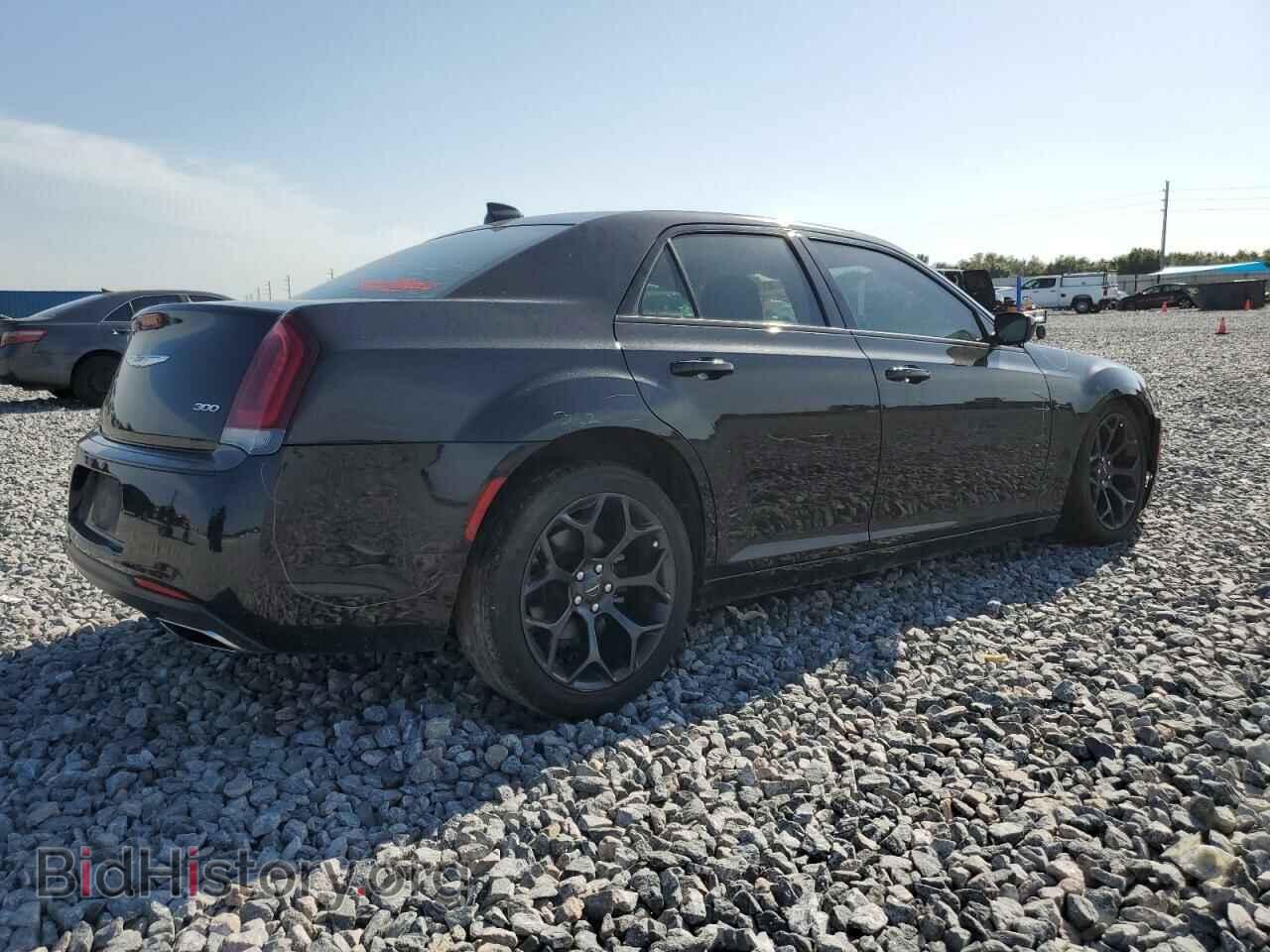 2019 CHRYSLER 300 - VIN: 2C3CCAAGXKH507240 - Фото 3