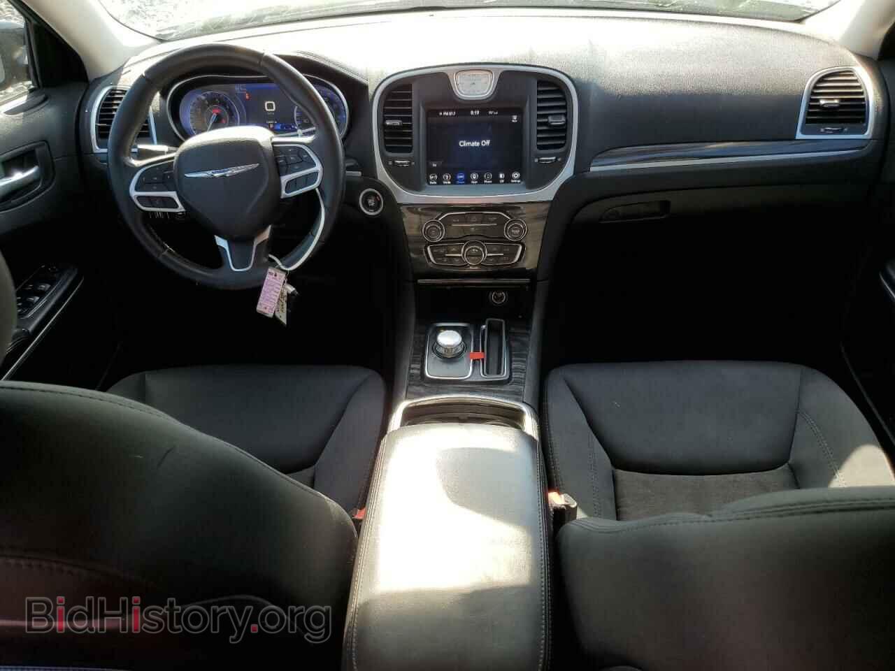 2019 CHRYSLER 300 - VIN: 2C3CCAAGXKH507240 - Фото 8